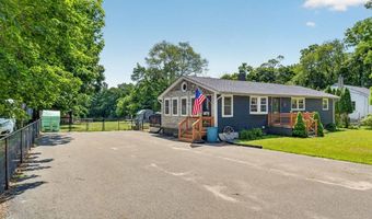 26 Algerine St, Berkley, MA 02779