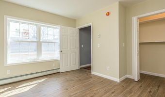 27 Drummond St, Auburn, ME 04210
