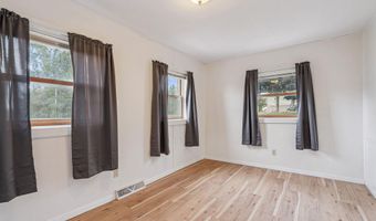 304 E Plum St, Anamosa, IA 52205