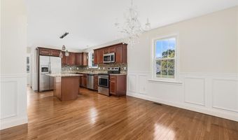 6 LARKSPUR Rd, Warwick, RI 02886
