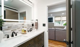 821 Post Rd, Warwick, RI 02888