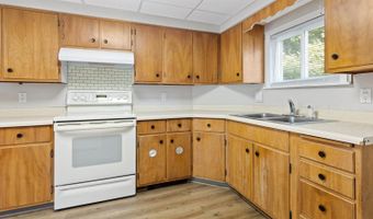 24 Warwick St, Bangor, ME 04401