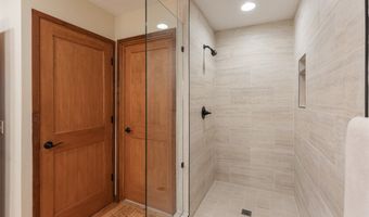 471 Rivard Rd, Glenville, NC 28736