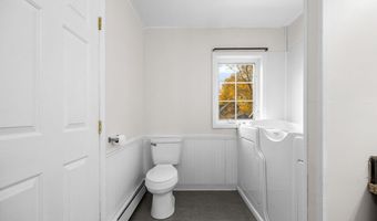 202 Pearl St, Bangor, ME 04401