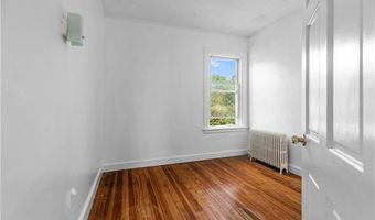 7 Caswell Ave, Newport, RI 02840