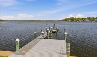 507 County Rd, Barrington, RI 02806