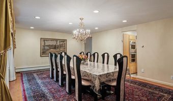 29 Sunset Rd S, Albertson, NY 11507