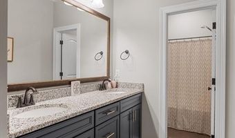 37 Crowder Dr, Benton, LA 71006