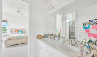 832 MANNS HARBOR Dr, Apollo Beach, FL 33572