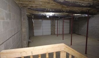251 Briarwood Dr, Bedford, IN 47421
