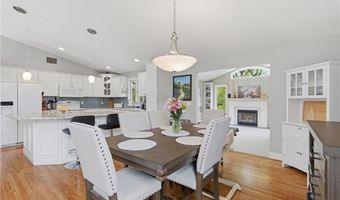 12 Pat Dr, Lincoln, RI 02865