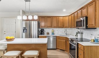 1211 Waterford Green Dr, Apex, NC 27502