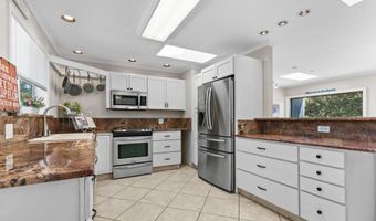 310 MAGNOLIA St, Atlantic Beach, FL 32233