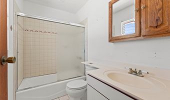 1224 Haloa Dr, Honolulu, HI 96818