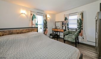52 Riveredge Rd, Bayonne, NJ 07035
