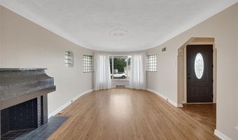 9405 Mackenzie Rd, Affton, MO 63123