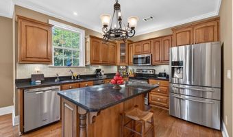 117 Big Oak Dr, Barnesville, GA 30204