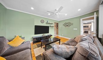 2 Lee Ave, Albertson, NY 11507