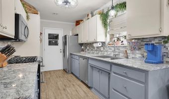 605 Comanche Trl, Altus, OK 73521