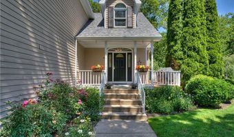 84 Bakewell Ct, Cranston, RI 02921