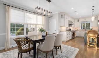 5 Morgan Ct, Lincoln, RI 02865