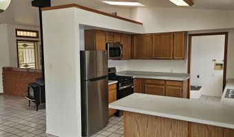 890 STOVALL Ave, Bosque Farms, NM 87068