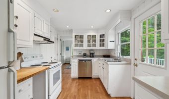 790 Rhoades Hl, Barnard, VT 05031