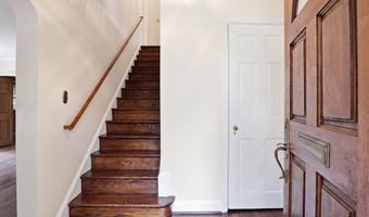 2620 FORT SCOTT Dr, Arlington, VA 22202