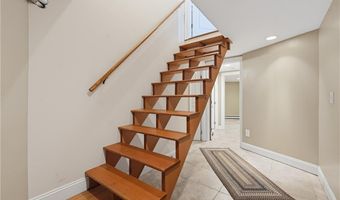 213 Seaside Dr, Jamestown, RI 02835