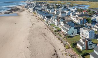 61 Atlantic Ave, Wells, ME 04090