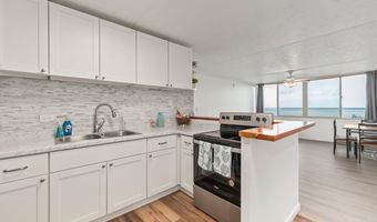 111 KAHULUI BEACH Rd A220, Kahului, HI 96732