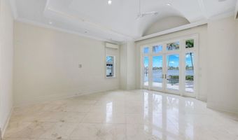 970 Aqua Cir, Naples, FL 34102