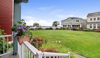 230 Roundhouse Rd, Astoria, OR 97103