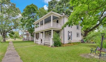 118 7th St, Baldwin City, KS 66006