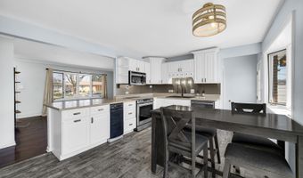 661 W Saint Aubin Dr, Addison, IL 60101