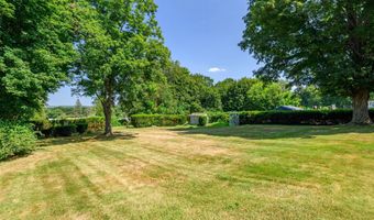 19 Valerie Ln, Danbury, CT 06811