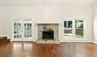 200 Pine Brg, Alpharetta, GA 30022