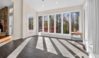 9209 VENDOME Dr, Bethesda, MD 20817