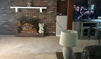 200 Brookwood Rd, Warwick, RI 02889