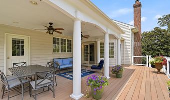 19704 STANFORD HALL Pl, Ashburn, VA 20147