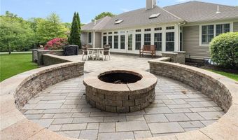80 Douglas Dr, North Kingstown, RI 02874