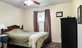424 Hilltop Rd, Ames, IA 50014