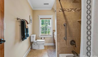 76 Edgelawn Rd, Asheville, NC 28804