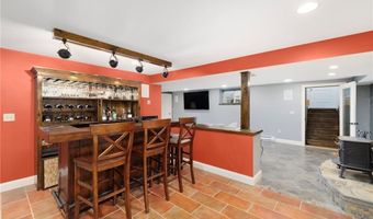 10 Honey Lou Ct, Cranston, RI 02921