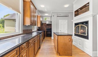 543 Newport Ave, Attleboro, MA 02703