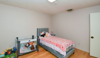 123 El Toro Dr, Bristol, CT 06010