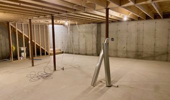 47 Woodbrey Ln, Standish, ME 04084