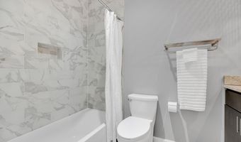 1818 POTOMAC GREENS Dr, Alexandria, VA 22314