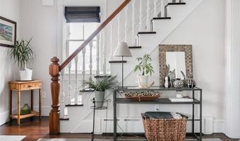 16 Carroll Ave, Newport, RI 02840