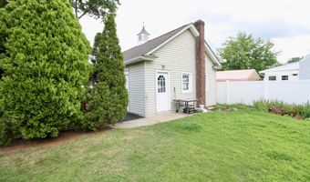 334 Campbell Ave, Belford, NJ 07718